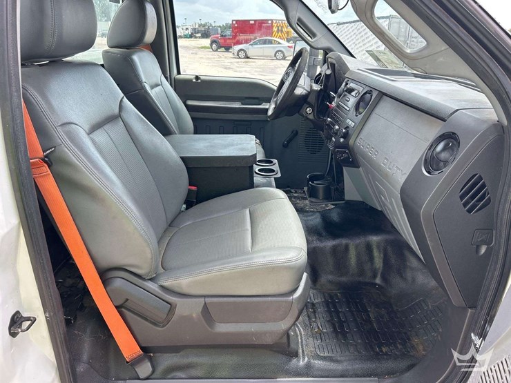 2014-ford-f450-image-30