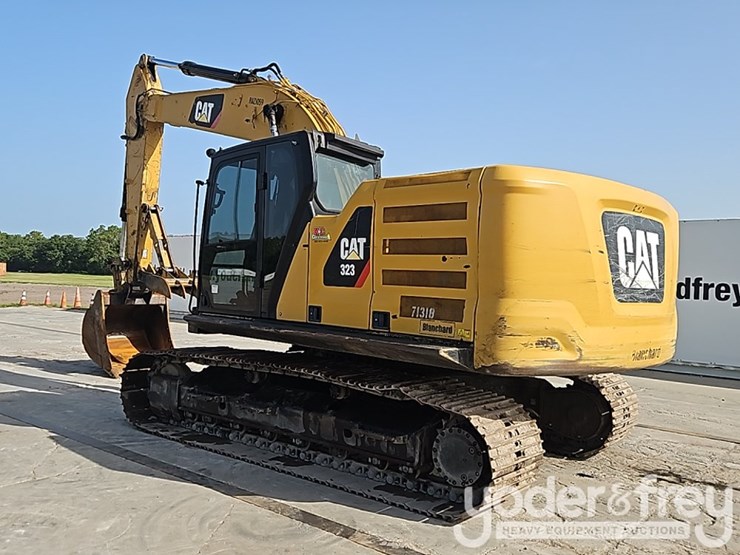 2019-caterpillar-323-image-4
