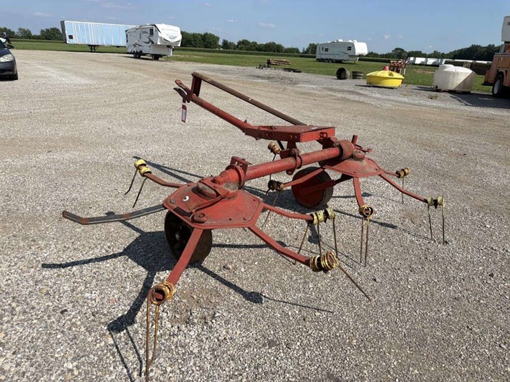 new-holland-156-image-2