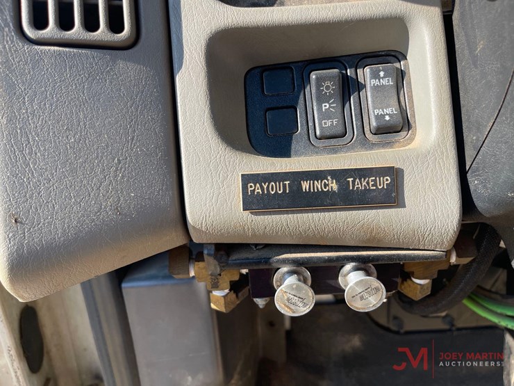 2009-international-7400-image-37