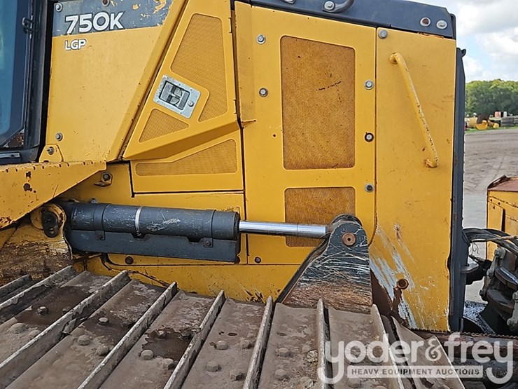 2019-deere-750k-lgp-image-14