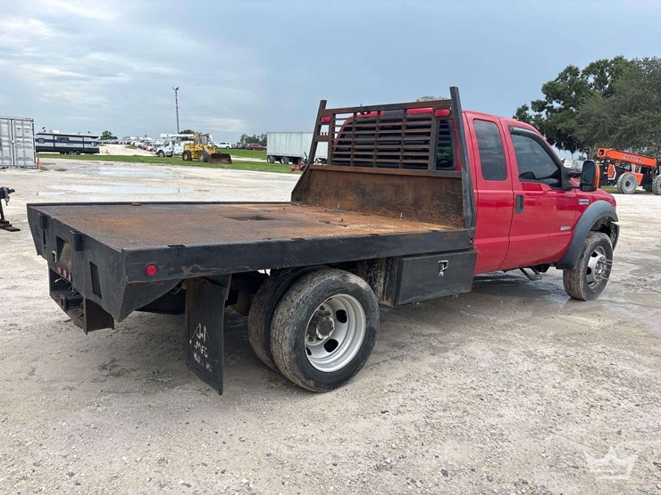 2006-ford-f550-image-3