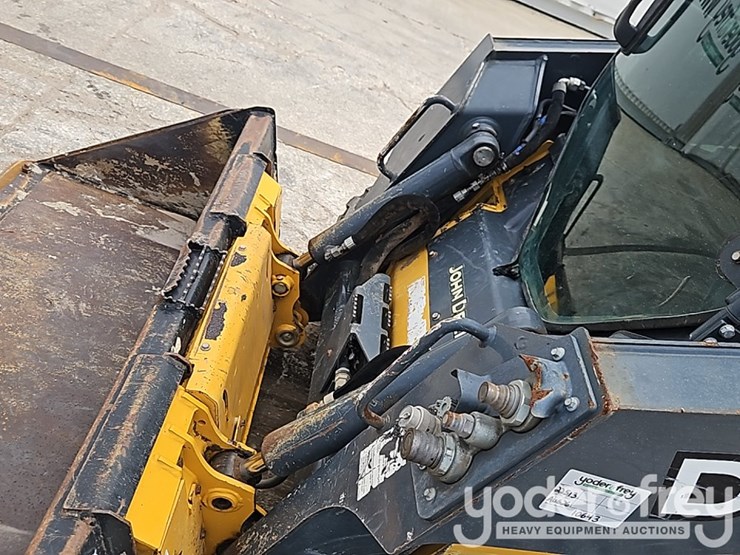 2022-deere-317g-image-16