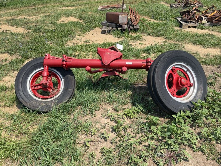 farmall-100-series-front-end-image-1