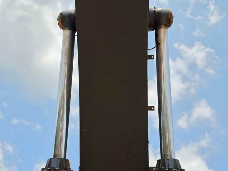 2018-deere-470g-lc-image-97