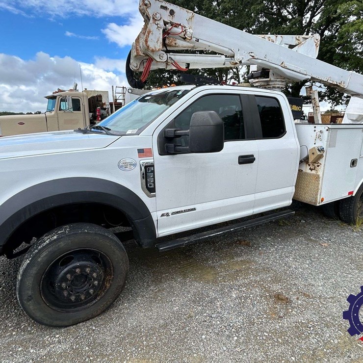 2017 FORD F550
