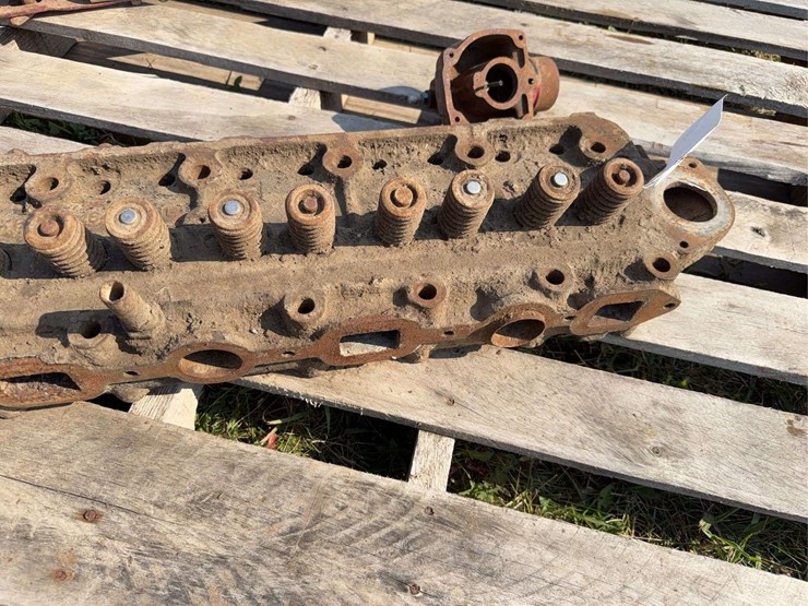 six-cylinder-head,-carburetor-bowl,-and-more-image-4