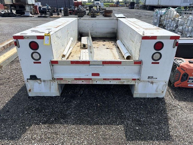 2015-chevrolet-3500-image-4