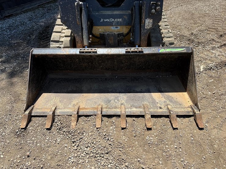 2021-deere-317g-image-9