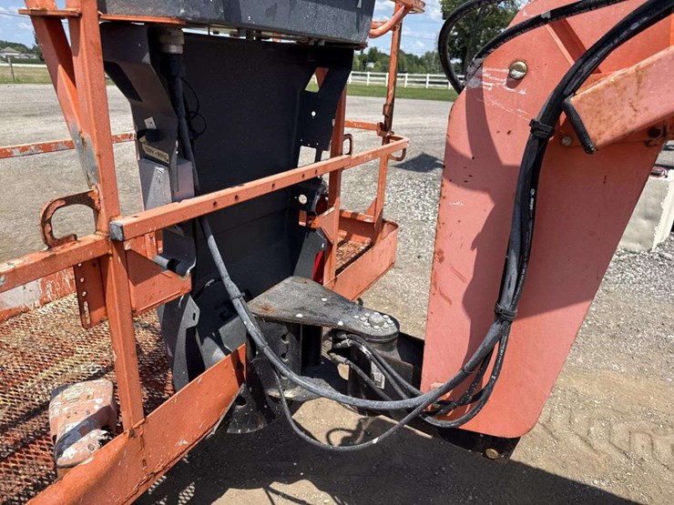 2007-jlg-600a-image-6