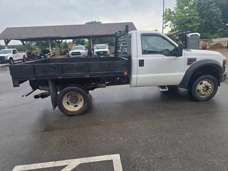 2008-ford-f550-image-17
