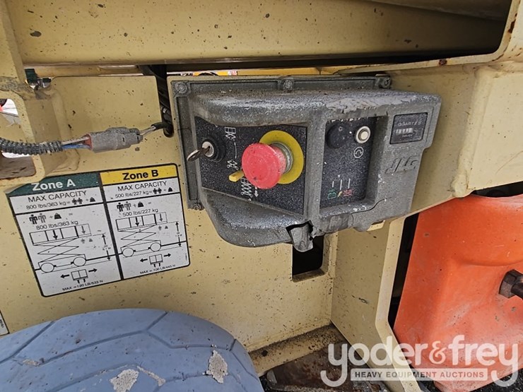 2015-jlg-2630es-image-21