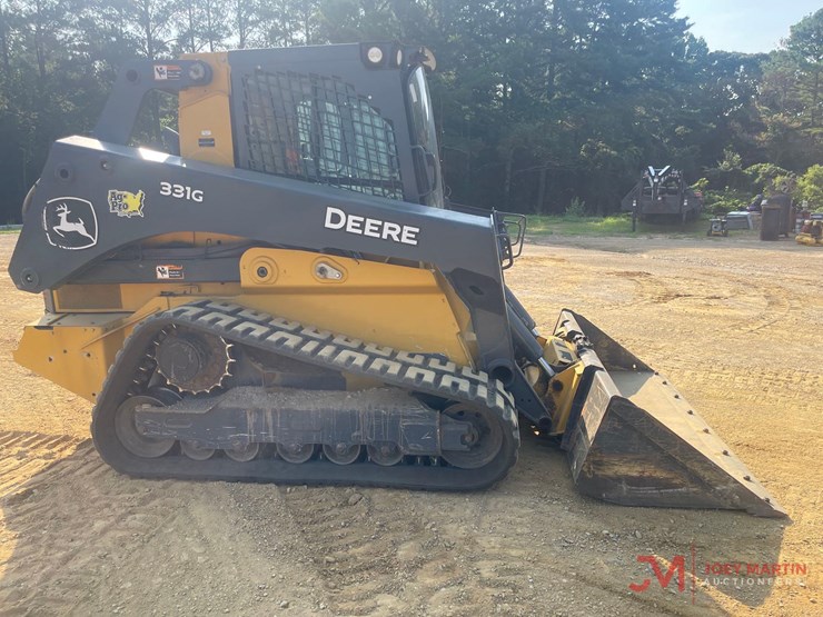 2021-deere-331g-image-2