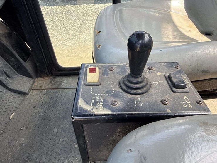bobcat-2300-image-15