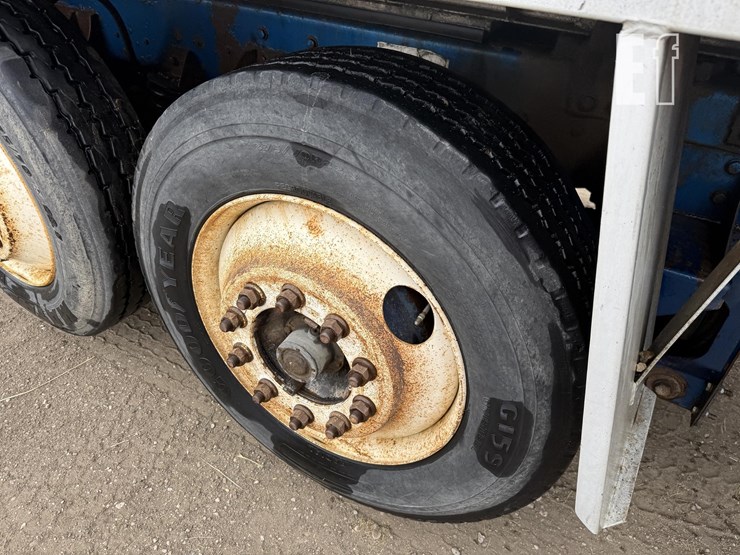 2001-western-star-4900-image-7