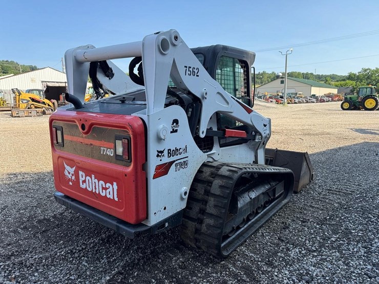 2020-bobcat-t740-image-4