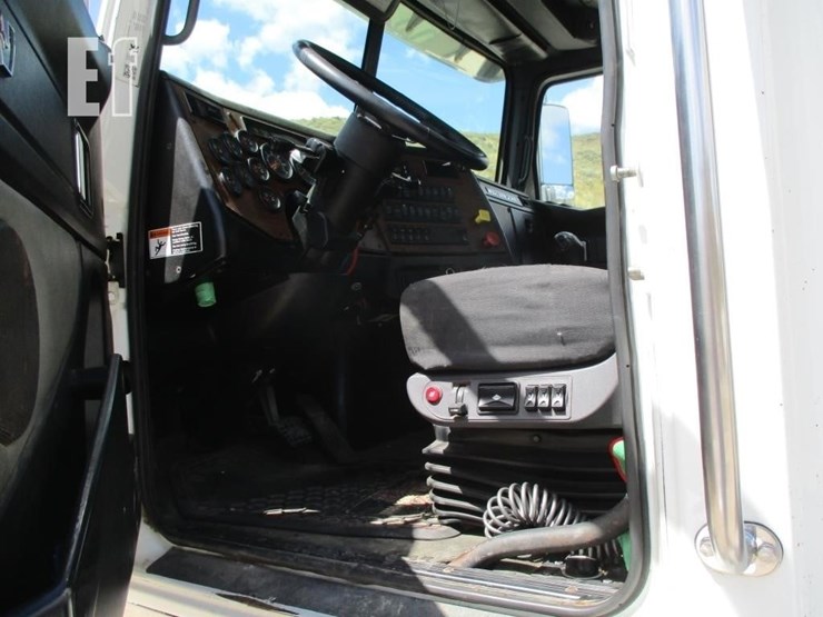 2019-western-star-4900-image-8