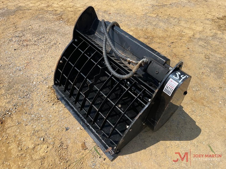 34"-concrete-mixing-bucket-mini-skid-steer-attachment-image-6