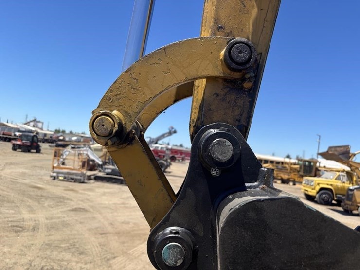 2017-caterpillar-304e2-cr-image-11