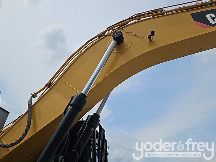 2019-caterpillar-336gc-image-15