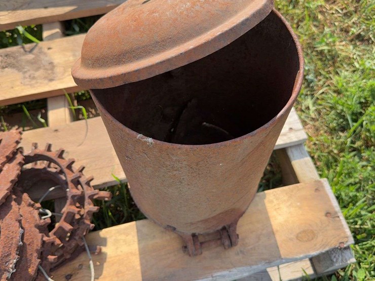 (3)-ihc-planter-boxes-and-planter-meter-plates-image-4