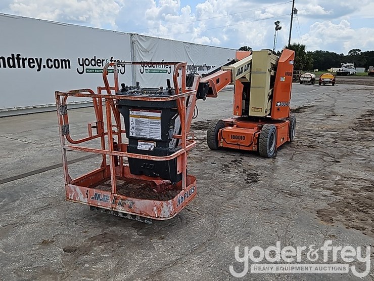 2016-jlg-e300ajp-image-1