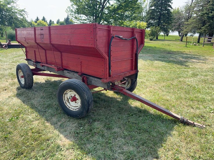 flare-box-wagon-with-hoosier-spreader-image-4
