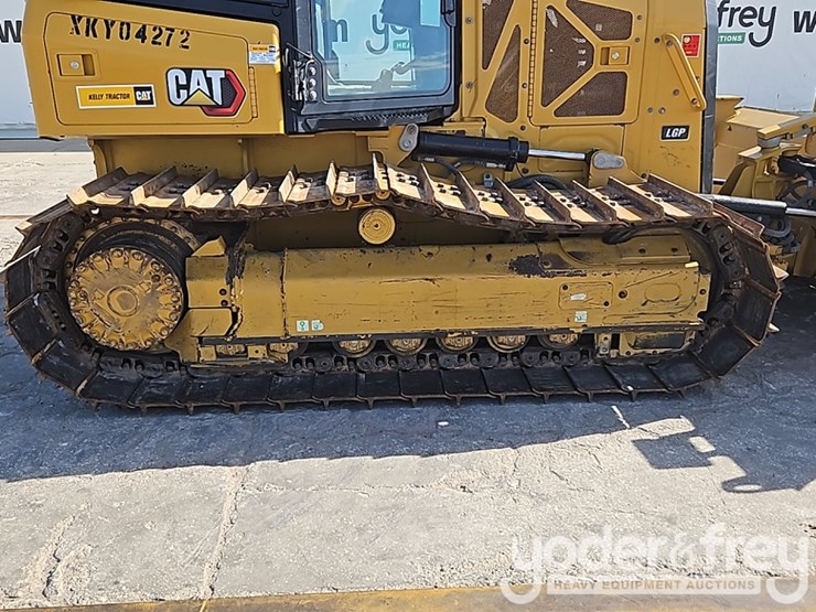2022-caterpillar-d3-lgp-image-12