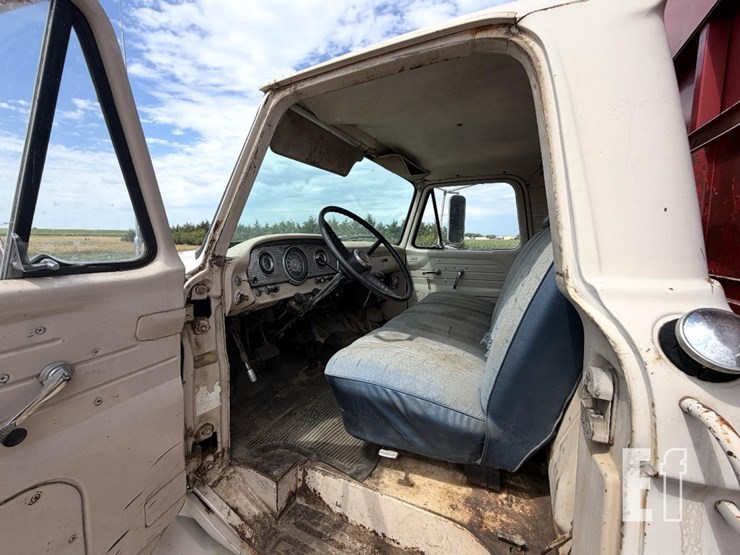 1963-ford-n600-image-6