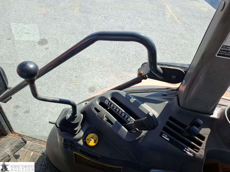 2011-kubota-l5240hstc-image-13