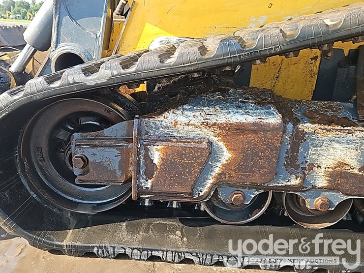 2021-deere-331g-image-18