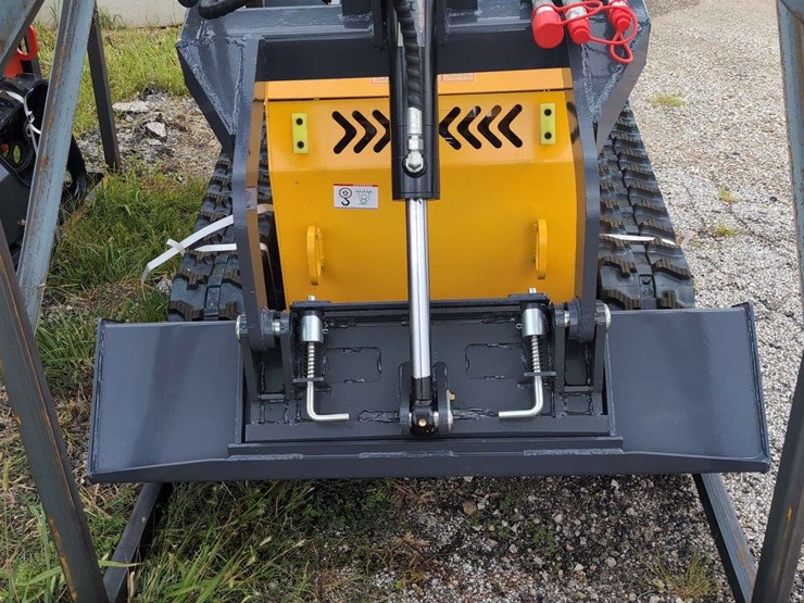 zjg-mini-skid-steer-loader-zj-380-(yellow)---15hp-image-2