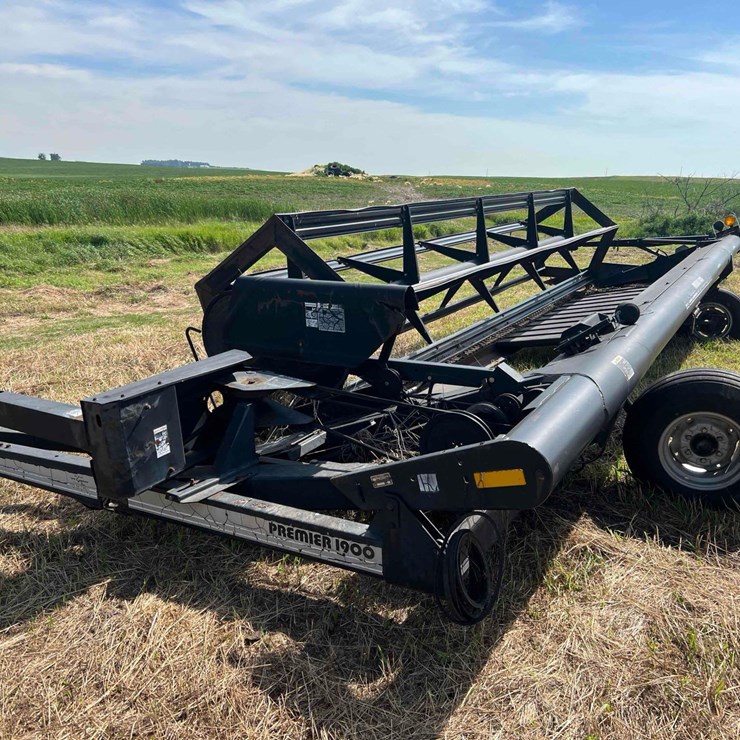 1994 Premier 1900 Pull Type Windrower