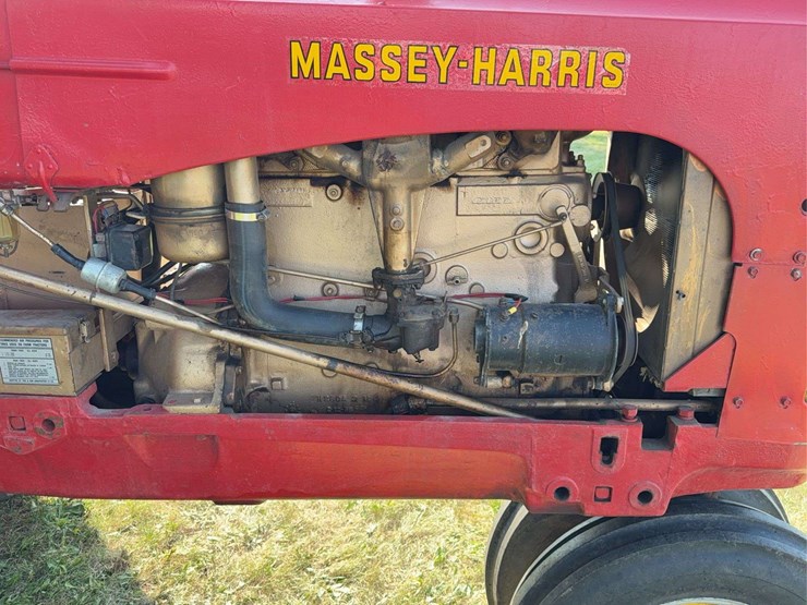 massey-ferguson-444-image-17