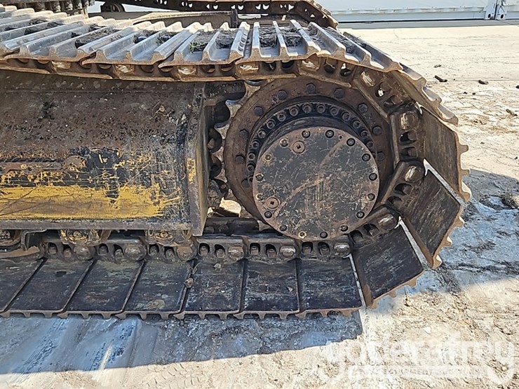 2019-caterpillar-336-image-12