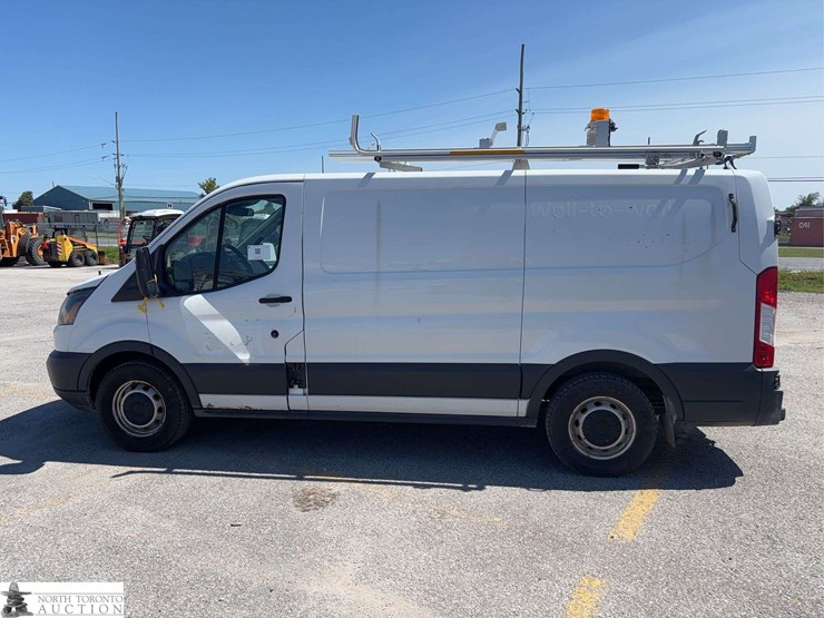 2016-ford-transit-image-8