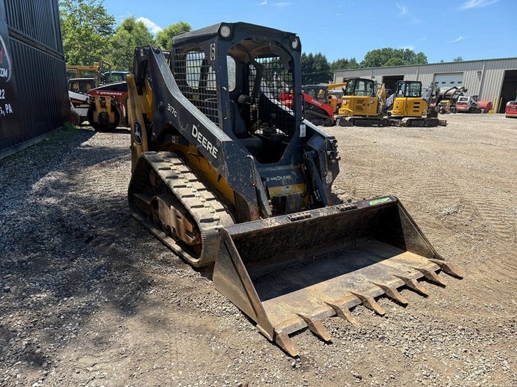 2021-deere-317g-image-6