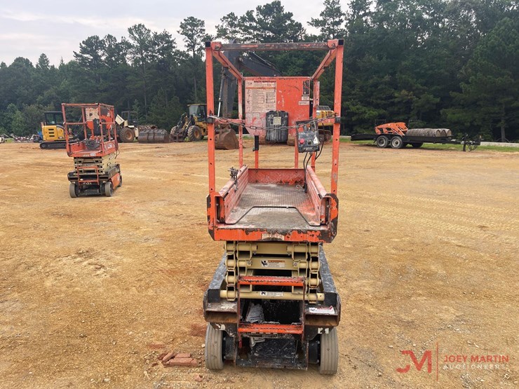 2017-jlg-1932r-image-8