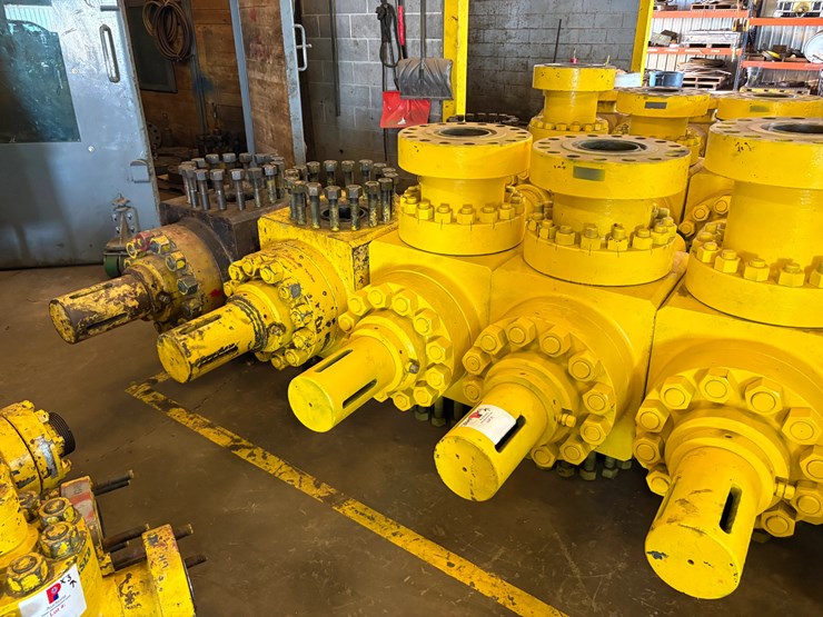 (4x$)-7-1/16”-15k-hydraulic-frac-valves,-field-ready-image-1