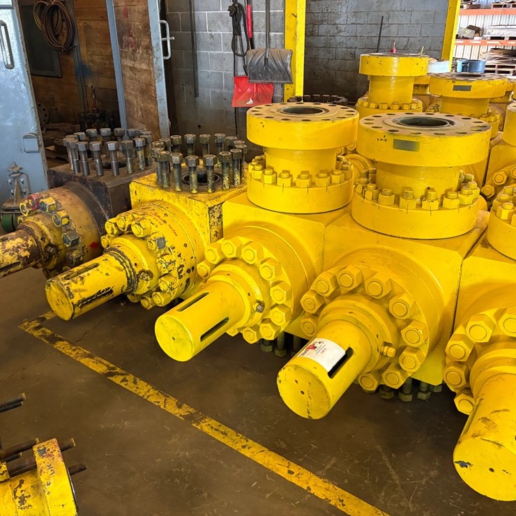 (4x$) 7-1/16” 15k hydraulic frac valves, field ready
