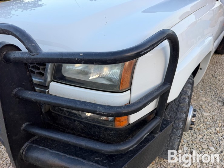 2005-chevrolet-3500-image-12