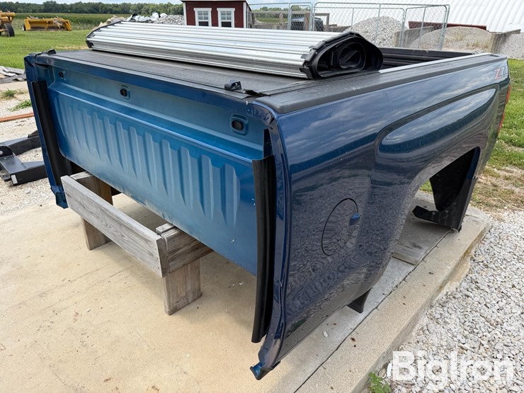 2019-chevrolet-2500hd-image-1