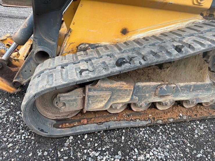 2021-deere-333g-image-16