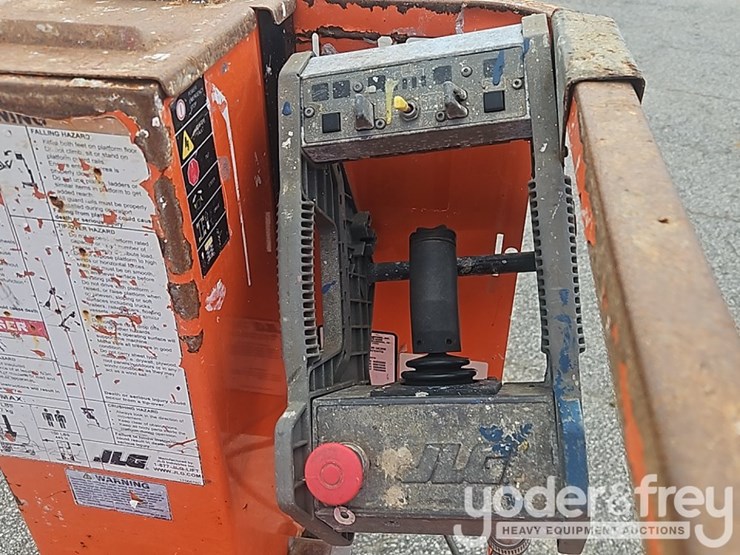 2017-jlg-1230es-image-17