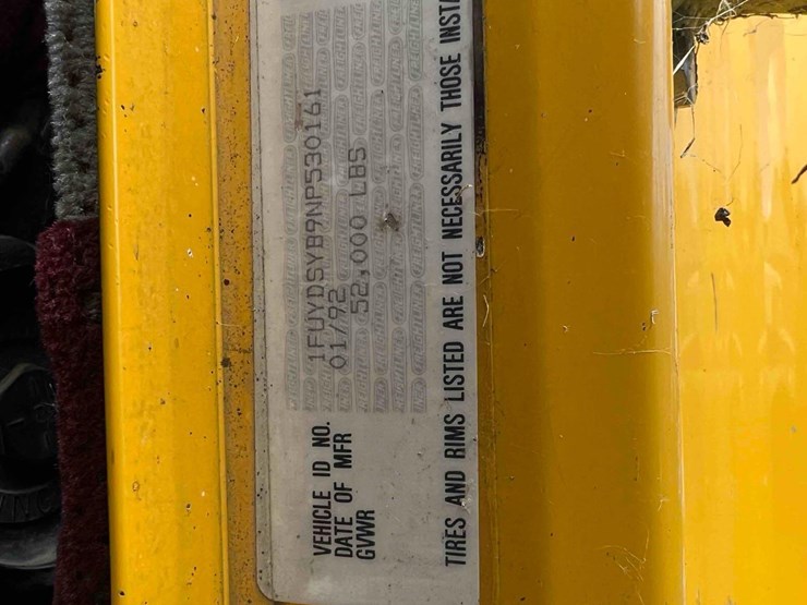 1992-freightliner-fld120-image-10