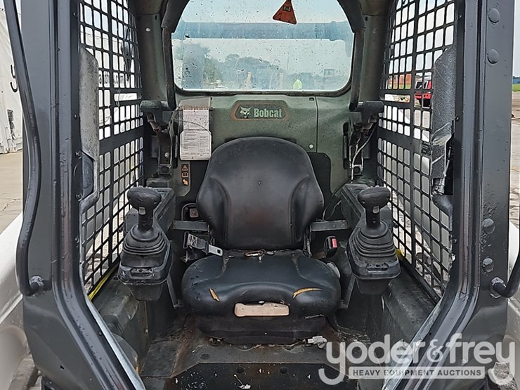2021-bobcat-t64-image-25