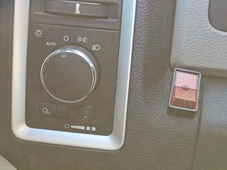 2012-dodge-1500-image-58
