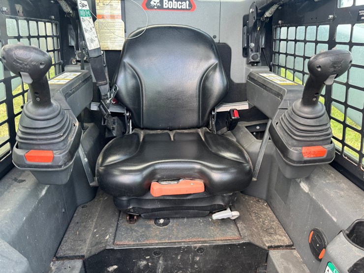 2021-bobcat-t76-image-26