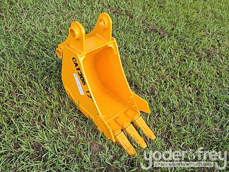 2026-caterpillar-305-image-4