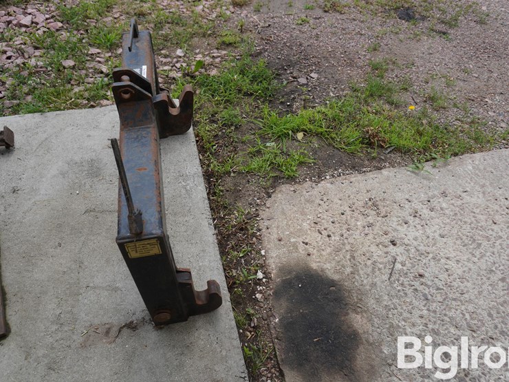 jeffers-i300-cat.-3-quick-hitch-image-4